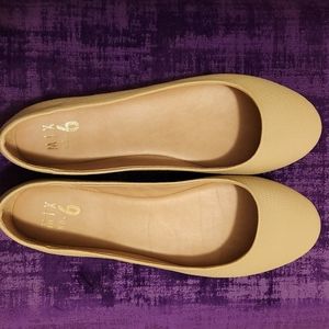 Mix No. 6 Yellow Flats